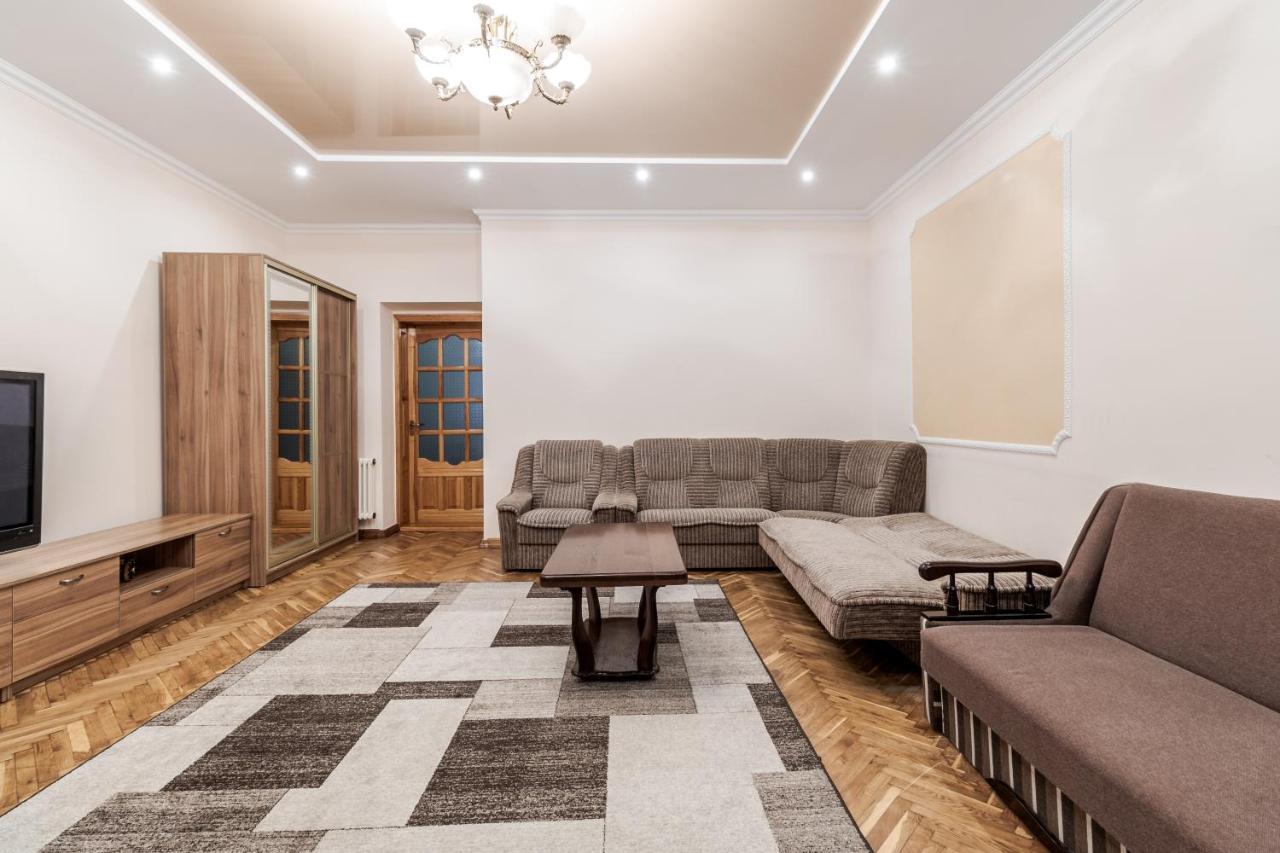 לבוב Akademika Hnatyuka Apartment מראה חיצוני תמונה