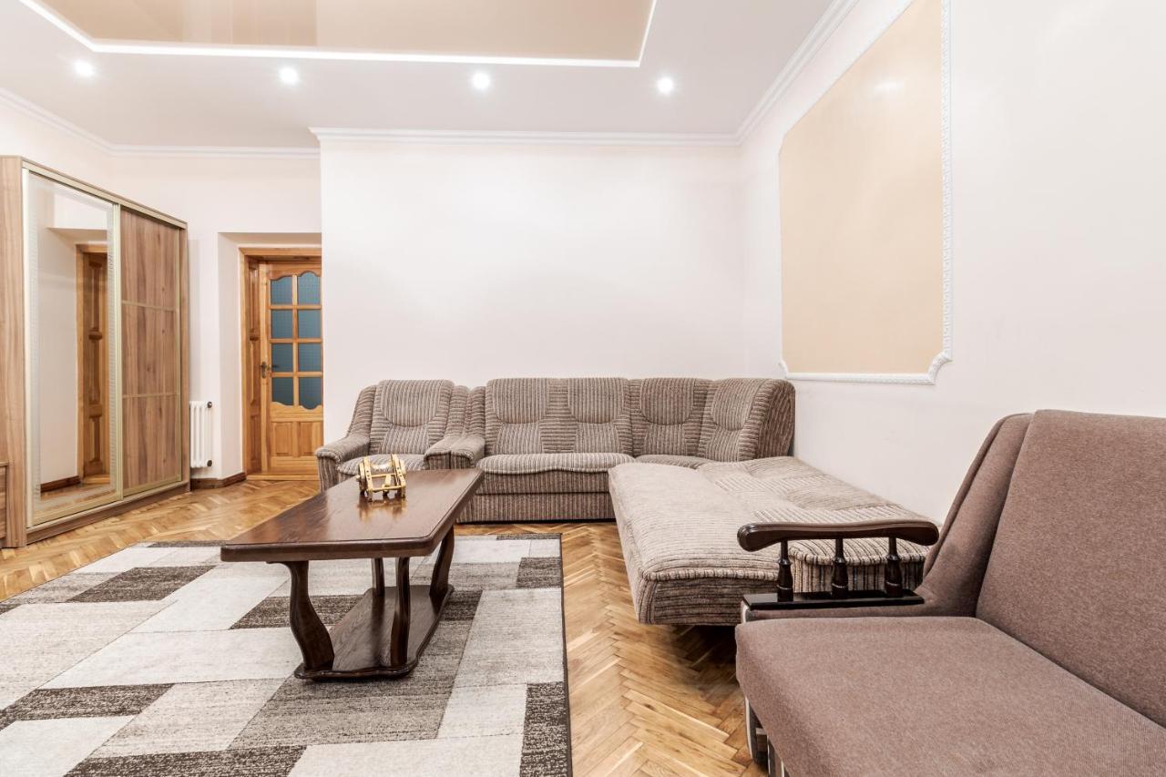 לבוב Akademika Hnatyuka Apartment מראה חיצוני תמונה